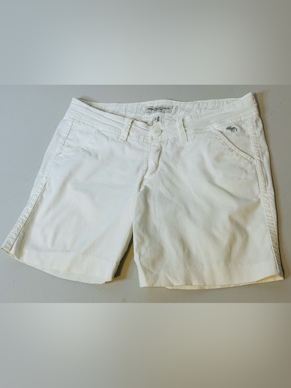 Abercrombie & Fitch Women’s White Flat Front Shorts